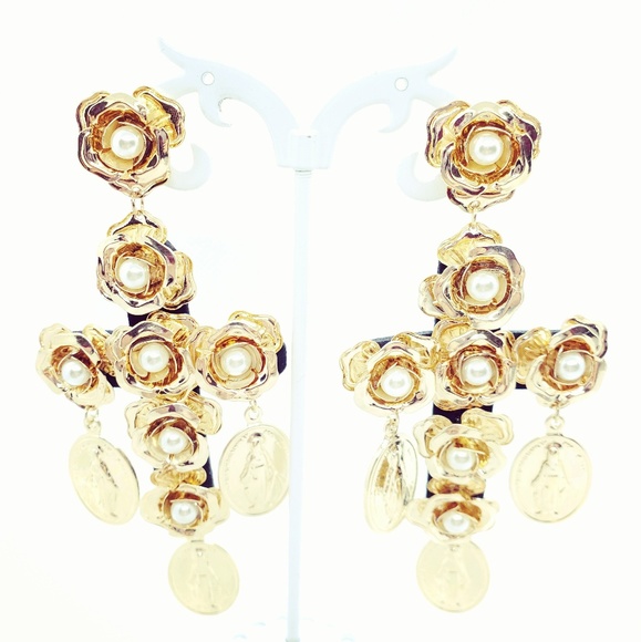 Gold cross statement earrings, women fashion - Picture 2 of 6